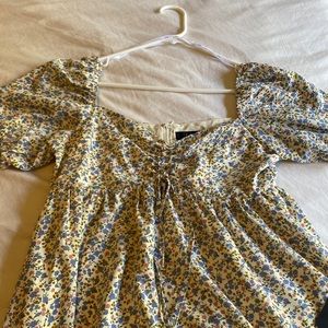 Floral mini puff sleeve dress